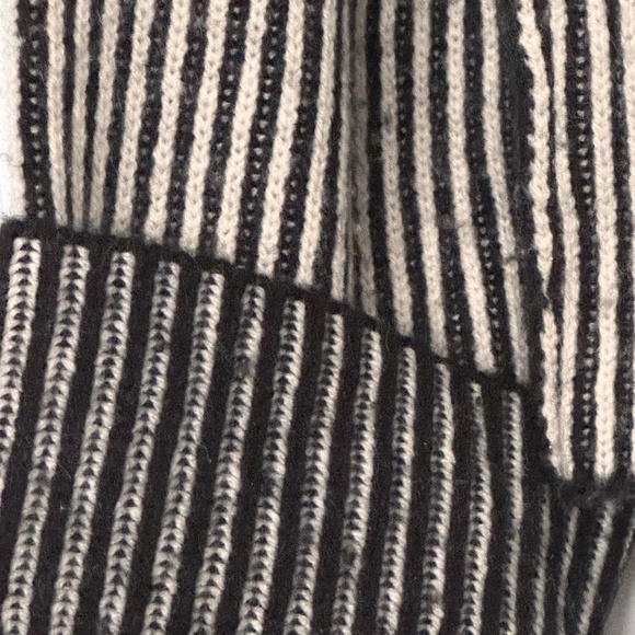 Theory 100% Cashmere Striped Turtleneck - Picture 4 of 6